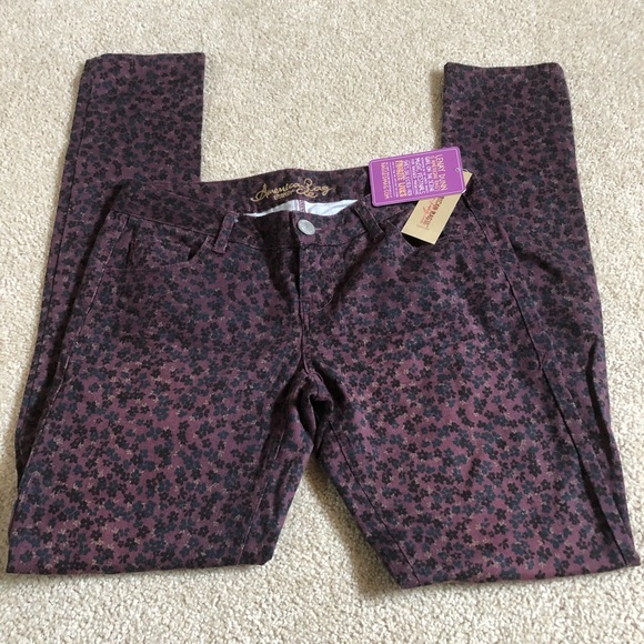 🔥(2/$20) NWT skinny jeans - Picture 2 of 4